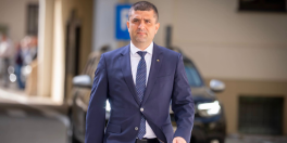 Alarmă la CFR Marfă: peste 1.500 de angajați nu și-au primit salariile de luni întregi. Apel către ministru (Document)