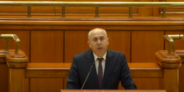 CASE PENTRU ANGAJATII INSTITUTIILOR DE FORTA – Politistii, militarii si angajatii SRI ar putea cumpara locuintele de serviciu. Achizitia se poate face si in rate, cu o dobanda anuala de 5% (Document)