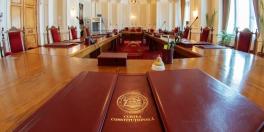 CCR da liber restructurarilor la ASF, ANRE si ANCOM. Legea prevede reducerea a 10% a posturilor de specialitate si 30% a celor din serviciile suport (Document)