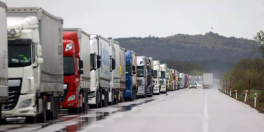 Deficitul comercial al României s-a ameliorat în primul semestru