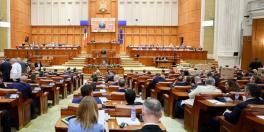 LEGEA RESPECTULUI PENTRU CONTRIBUABILI, ADOPTATA – Romanii trebuie sa primeasca raspuns de la o autoritate publica in 10 zile, in loc de 30, asa cum e in prezent (Legea)