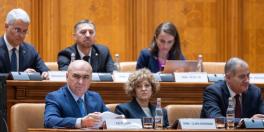 Performanta lui Bolojan. Fostul ministru de Finante, Adrian Caciu: “Desi au crescut taxele, veniturile sunt mai mici  cu 10 miliarde lei”