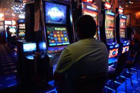 AVIZ PARIORILOR – Impozitul pe castigurile la jocurile de noroc va creste la 40%. Dividendele se vor taxa cu 8%, in loc de 5%