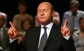 Basescu ii ia fata lui Nicusor si se aduna cu Firea