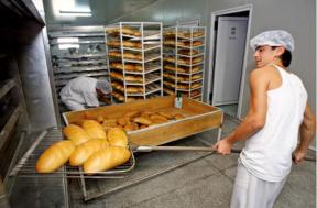 CEL MAI MIC PRET LA PAINE – Romania are cea mai ieftina paine din Uniunea Europeana