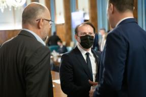 ESEC DE PROPORTII PENTRU GUVERNUL CITU – 55 din 57 de masuri propuse de Executivul PNL-USR-PLUS-UDMR au fost anulate