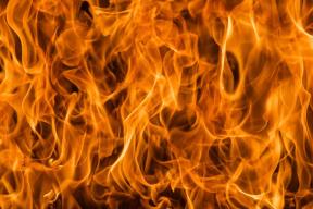 INCA O TRAGEDIE IN ACEEASI ZI CU „MATEI BALS” – Incendiu mortal intr-un camin de nefamilisti (Video)