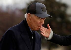 Joe Biden a obtinut binecuvantarea suprema (Foto)