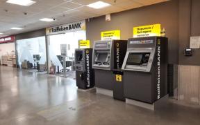 RAIFFEISEN BANK RENUNTA LA MAJORITATEA CASIERIILOR – Ce servicii vor mai functiona in casieriile ramase