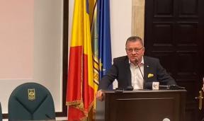 RETEAUA NATIONALA DE PRODUSE ROMANESTI – Ministrul Agriculturii Adrian Oros face marele anunt: "Ne dorim sa colectam, sa depozitam si sa distribuim produse romanesti. Depozitele regionale vor avea si rolul de rezerve strategice"