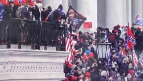 VALIDAREA PRESEDINTELUI SUA - Fanii lui Donald Trump au intrat cu forta in Capitoliu