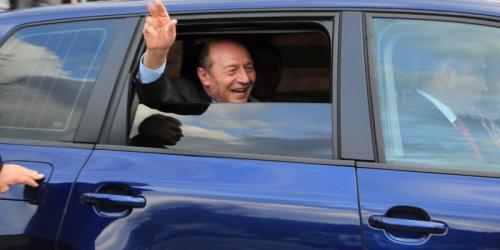Avertismentul lui Băsescu privind creșterea impozitelor pe locuințe:”Câteva milioane de români ar ieși în stradă”