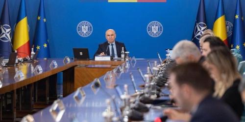 Bolojan, penalizat de CCR: “Guvernul și-a exercitat competența de a adopta ordonanțe de urgență cu depășirea rolului său constituțional”