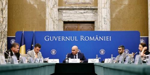 Guvernul vrea sa reglementeze salariile bugetarilor de lux, insa legea se afla deja in Parlament din 2023. A fost respinsa de Senat, iar in prezent se afla in Camera Deputatilor (Document)
