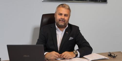 Bugetarul care si-a redus de bunavoie salariul de la 53.000 lei la 14.000 lei. Iata cine este