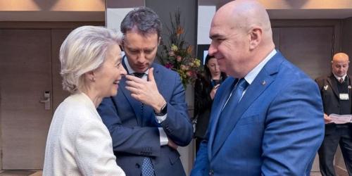 Comisia Europeana cere Romaniei sa elimine plafonarea preturilor la gaze