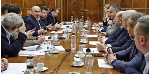 Discutii la Guvern: unde se duc banii din impozitele romanilor