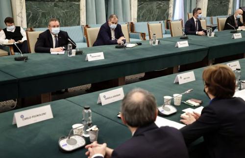 POZITIA FURNIZORILOR DE ENERGIE IN LEGATURA CU MASURILE PROPUSE DE GUVERN - Ce se intampla cu plafonarea si compensarea preturilor. Premierul Ciuca:"Am vazut familii cu venituri mici cu facturi foarte mari"