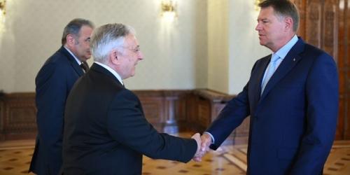 HOTARARE PENTRU BANII LUI ISARESCU – Comisia pentru munca din Camera Deputatilor, aviz favorabil pe proiectul de lege care interzice cumularea veniturilor pentru sefii Bancii Nationale a Romaniei si cei ai Autoritatii de Supraveghere Financiara (Avizul)