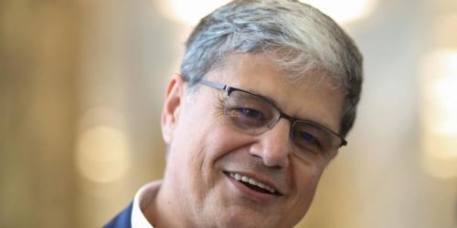 Ordonanta pentru salariul minim. Ministerul de Finante a elaborat proiectul prin care se majoreaza suma pentru care nu se datoreaza impozit pe venit (Document)