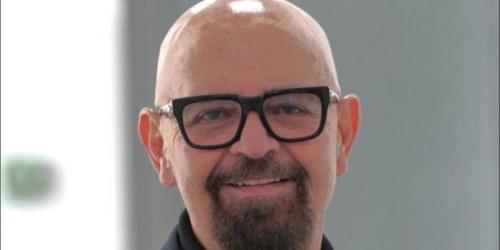 Piedone, in control