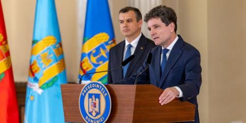 Presedintele a semnat decretul privind desemnarea lui Eugen Tomac in functia de premier. Acesta are la dispozitie 10 zile pentru a gasi o majoritate parlamentara care sa-l voteze