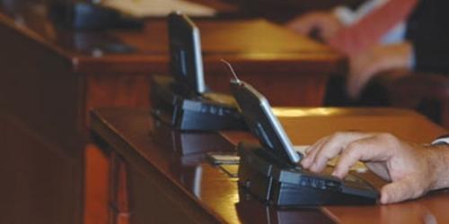 Refuz pentru limitarea mandatelor sefilor din institutiile publice. Iata motivele initiatorilor pentru adoptarea proiectului: “Este deja cunoscut in institutiile statului termenul de director pe viata” (Document)