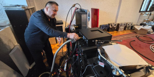 REGELE HI-FI CU EXPERTII VITUS SI ZENSATI – Auditie de exceptie la Palatul HI FI Expert din Cotroceni. Ascultati cel mai tare sistem audio din Romania, de peste 500.000 euro, care suna fantastic (Galerie foto)