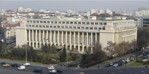 Ultima ora: salariatii de la Guvern au inceput protestul