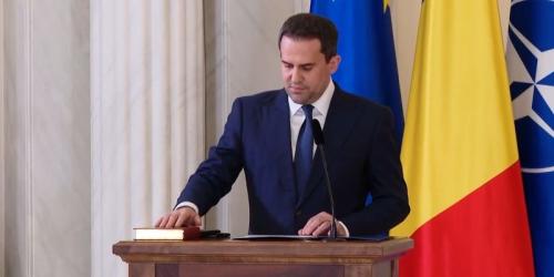 Salarii mai mici la CFR. Se introduce saptamana de patru zile de munca pentru unii angajati.  Economia estimata prin aceasta masura este de 3,25 milioane de lei lunar
