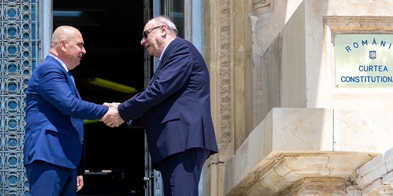 Blocul National Sindical acuza: “CCR ofera Guvernului si Parlamentului Romaniei pretextul perfect pentru taieri de sporuri si salarii”