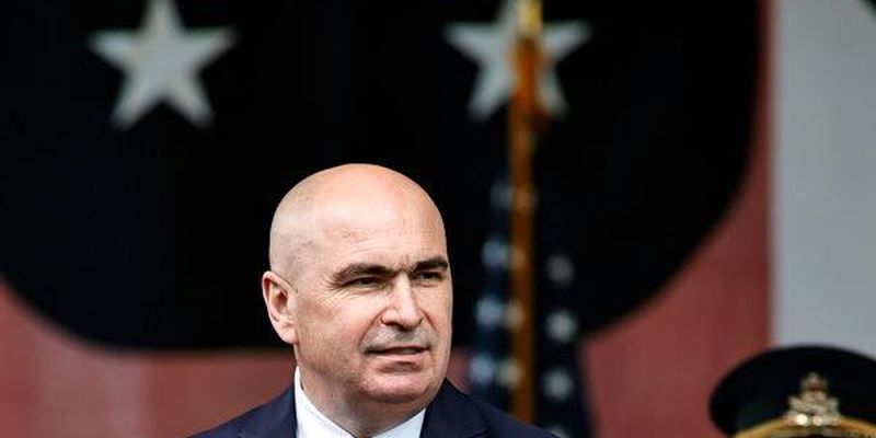 Bolojan taxeaza si cultura in goana dupa bani. Creste TVA-ul la carti, manuale si muzee (Document)