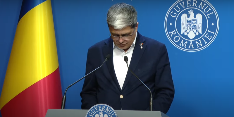 Comisia Europeana suspenda plata catre Romania a 869 milioane euro.  231 de milioane de euro este penalizarea pentru ca nu s-a facut reforma pensiilor de serviciu