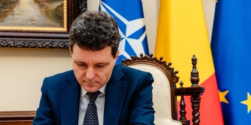  Contract de consultanta incheiat de Administratia Prezidentiala