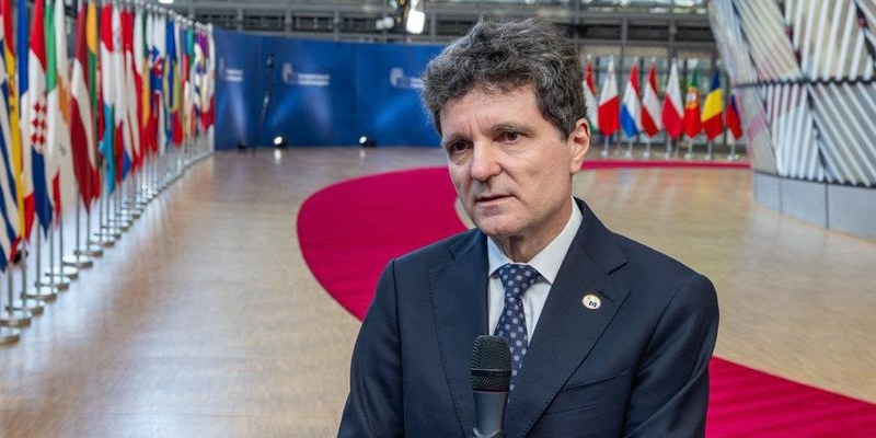 Criza continua: optiunile lui  Nicusor Dan dupa ce Guvernul Vestea a picat la vot in Parlament