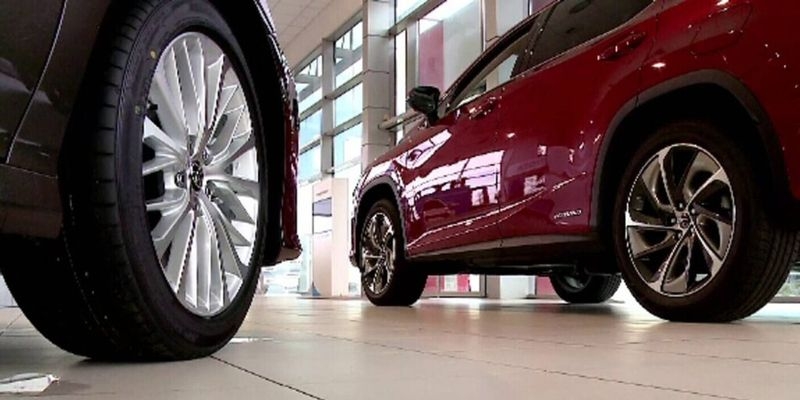 DEMAREAZA RABLA – A inceput programul prin care se ofera peste 1 miliard lei pentru inlocuirea masinilor vechi si cumpararea de autoturisme electrice. Iata conditiile pentru a fi eligibil