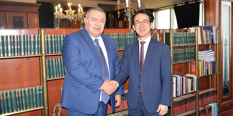 Dialog la nivel inalt CCIR - Hyundai Heavy Industries