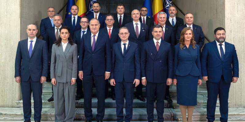 Guvernul, între ciocan și nicovală pentru reducerea deficitului: plătește facturile restante sau lasă companiile să finanțeze statul