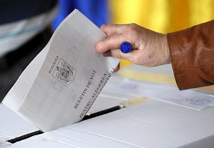 INCHISOARE PENTRU FOTOGRAFIEREA BULETINULUI DE VOT – Cei care fac acest lucru ar putea fi condamnati la 3 ani de detentie (Document)