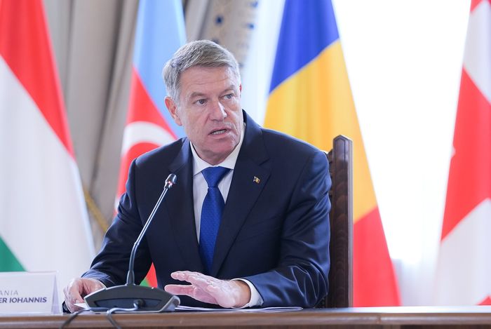 IOHANNIS PROMITE CA NU SE REDUC SALARIILE - Presedintele Romaniei: 