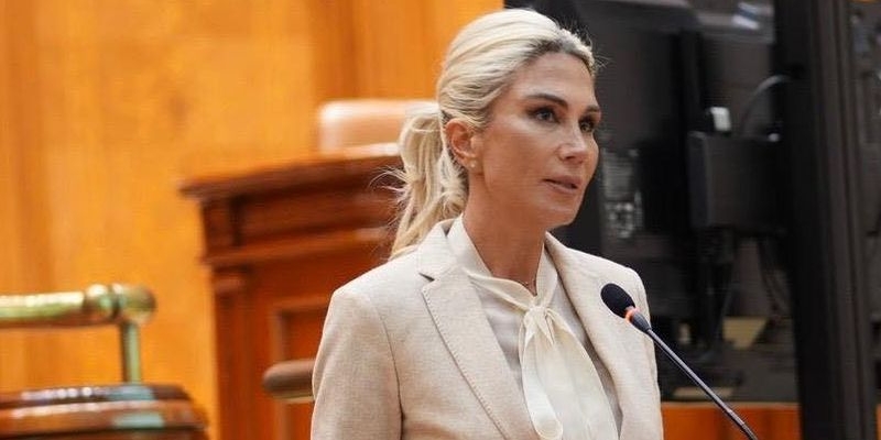 Legea pentru marirea contributiei la Pilonul II de pensii, adoptata de Senat (Document)