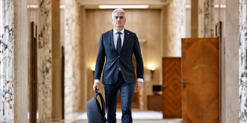 Legea salarizarii unitare: ministrul Muncii va incasa in plus 2.500 lei. Sporurile se limiteaza la  20% din salariul de baza (Document)
