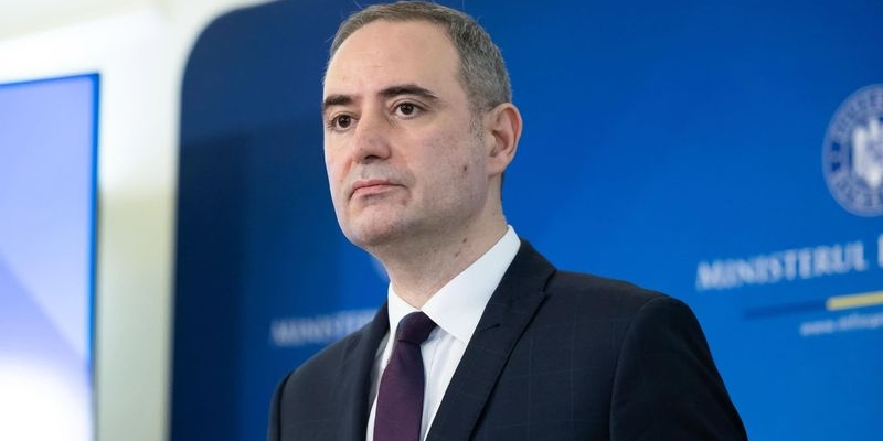 Ministrul Finanțelor Alexandru Nazare anunță victorios: „România are cea mai amplă reducere a deficitului proiectată în UE”