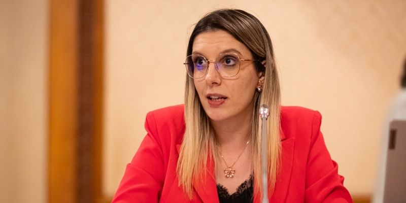 Ordonanta pentru masinile second-hand. Se permite introducerea pe teritoriul Romaniei de catre persoanele fizice, in vederea utilizarii in scop personal,  doar a doua autovehicule (Proiectul)