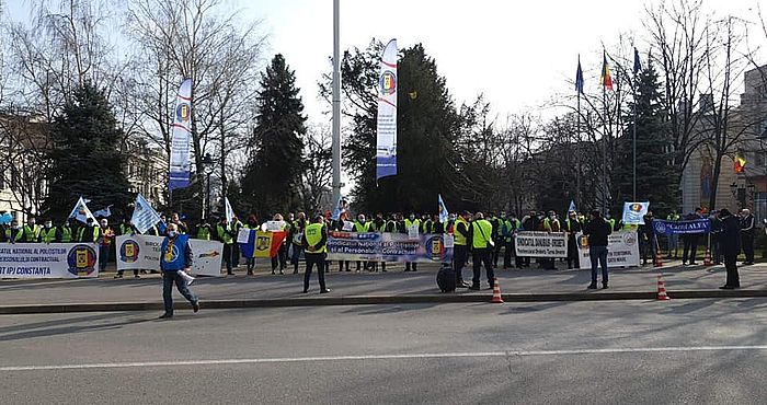 POLITISTII SE INDREAPTA SPRE BUCURESTI SA PROTESTEZE – Se anunta miscari de amploare