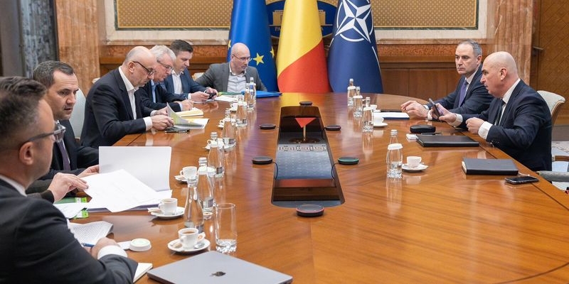 Pretul la carburanti: Bolojan promite ca da Ordonanta pentru limitarea adaosului comercial: “Va fi limitat pe intregul lant de activitate economica”