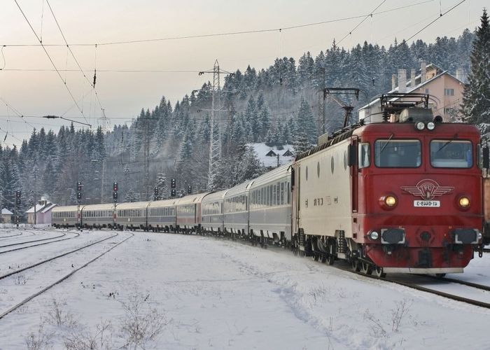 REDUCERI DE 25% LA TRENURILE ZAPEZII – Aproape 2 ore si jumatate dureaza pana ajungeti pe Valea Prahovei. Iata ofertele