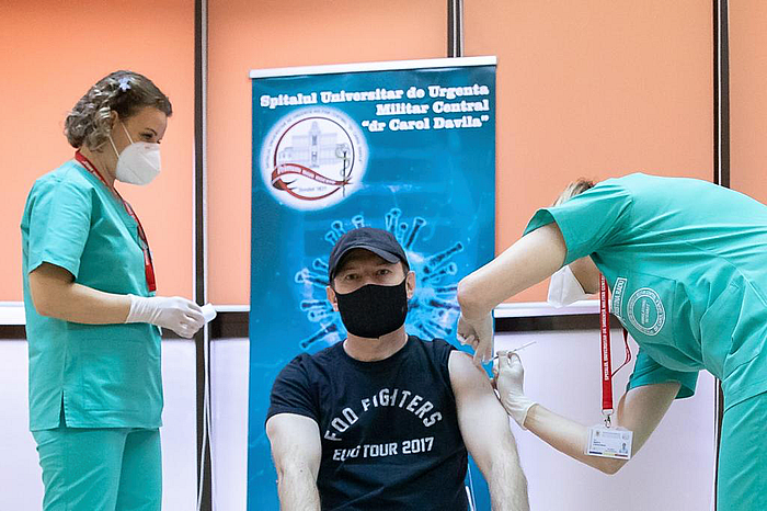 RESTRICTII DURE DE LUNI IN ROMANIA -  Locurile unde vor fi primiti nevaccinatii fara certificat verde