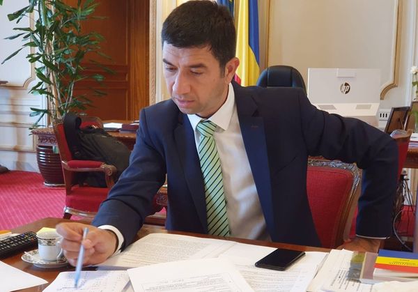 ROMANIA IN PRAPASTIE – Senatorul Radu Preda reclama: “Antreprenorii au fost abandonati, industriile, transportul si turismul sunt la pamant!”