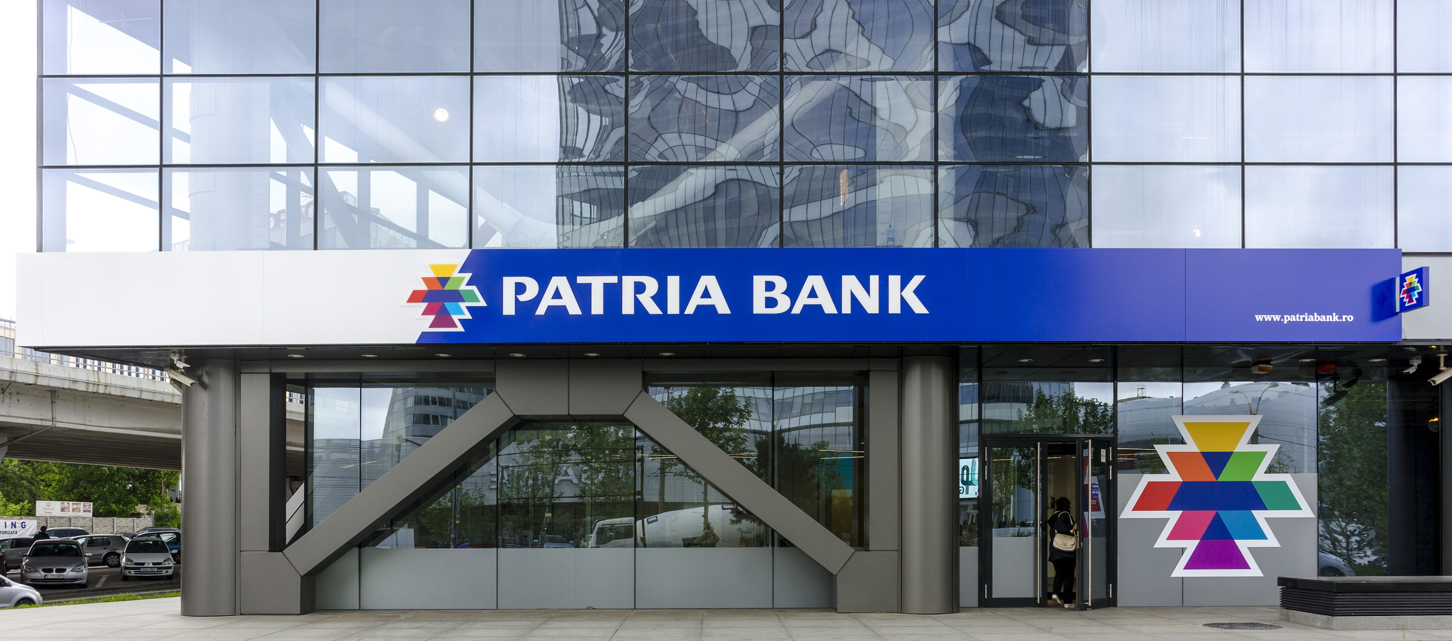 TOATE BANCILE SA IA EXEMPLU - Antreprenorii romani au fost sprijiniti cu zeci de milioane de euro. Patria Bank a acordat credite de circa 60 milioane euro pentru micile firme romanesti (Document)